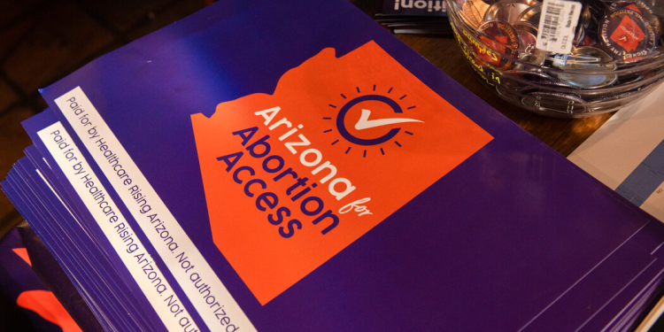 Bajo presión de Trump, los republicanos de Arizona sopesan una respuesta a la prohibición del aborto de 1864