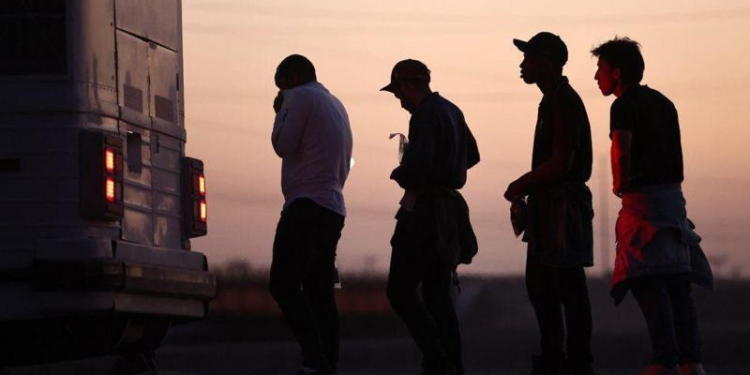 La violencia y extorsión de los “narcocoyotes” a la que deben hacer frente los migrantes que quieren llegar con vida a EE.UU.