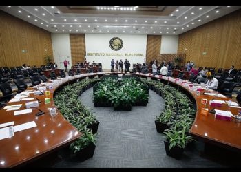 Presenta INE propuesta de moderadores para tercer debate presidencial