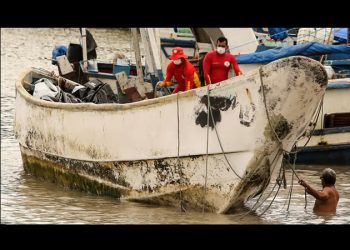 La patera que alcanzó Brasil a la deriva llevaba nueve cadáveres de emigrantes de Mauritania y Malí
