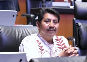 Senador justifica sacrificio de gallina en el Senado