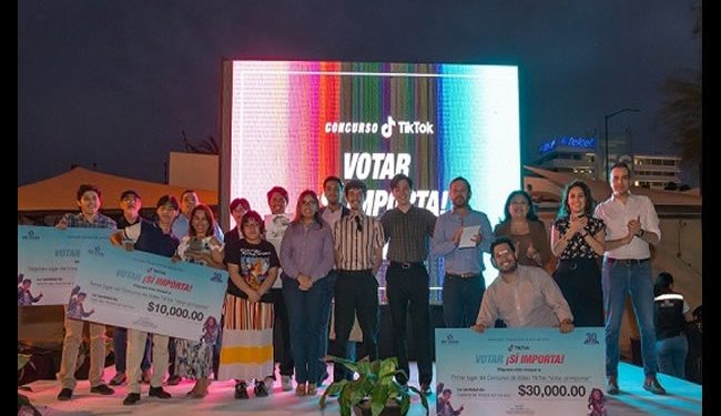 Premian a ganadores del concurso en video de TikTok para promover el voto organizado por el IEE Sonora