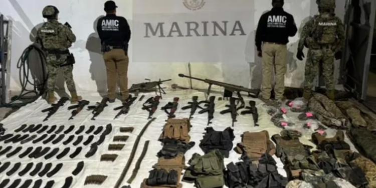Decomisan arsenal y equipo táctico en Sonora tras enfrentamiento entre marinos y sujetos armados