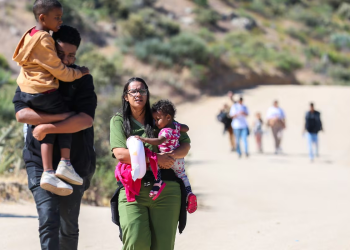 Las muertes que trae el verano: aumenta el deceso de migrantes que buscan llegar a Estados Unidos por el desierto