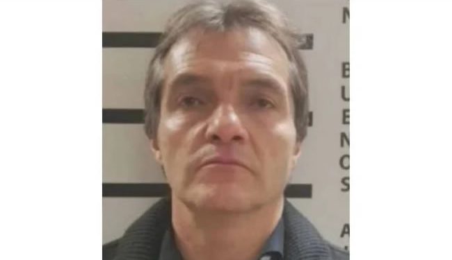 Avión que trae a Carlos Ahumada aterriza en el AICM; el empresario no podrá ser detenido