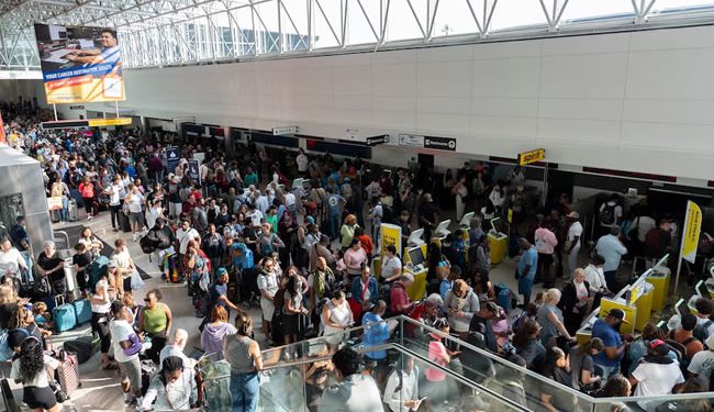 Más de 2.000 vuelos cancelados y 7.000 retrasados: el apagón informático global alcanza los aeropuertos estadounidenses