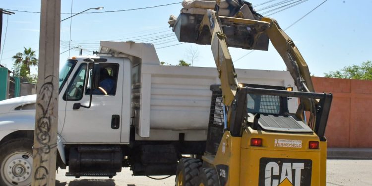 Realizan jornadas de descacharre en colonias de Hermosillo y Bahía de Kino