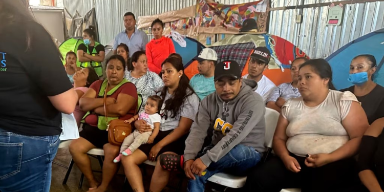 Nuevas reglas: los migrantes deben decir que temen ser deportados, no esperar que les pregunten