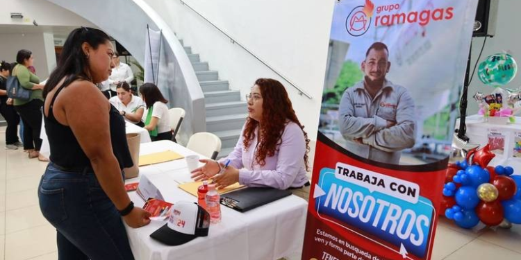 ¿Más de 40 y sin empleo? como operador de construcción en Sonora