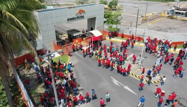 Sindicato minero rechaza propuesta de AcerlorMittal; continúa la huelga