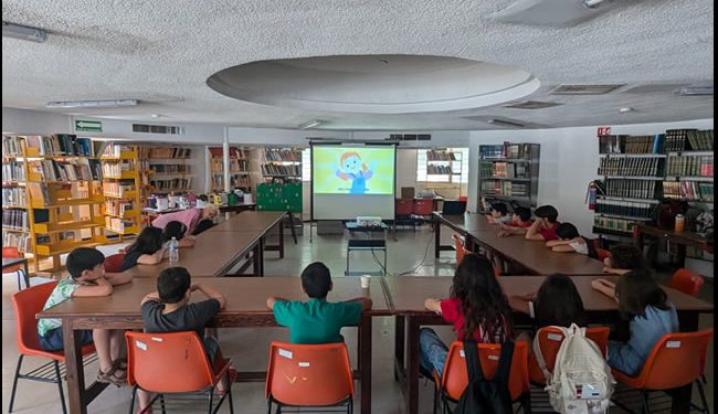 Después de una buena función de cine, las Niñas y los Niños conocieron y pintaron sus derechos en estas vacaciones