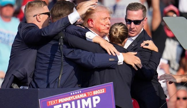 “Me dispararon con una bala que perforó mi oreja derecha”: Trump