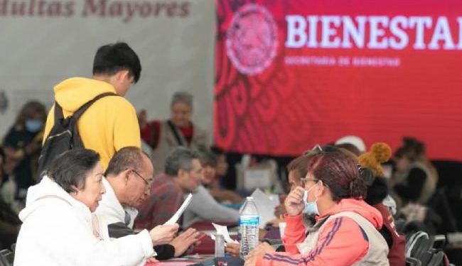 Adultos mayores recibirán hasta tres pagos en noviembre