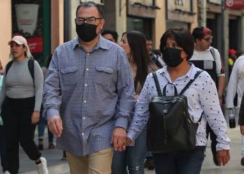 COVID amenaza de nuevo: Positividad es más alta que el año pasado y 19 hospitales están saturados