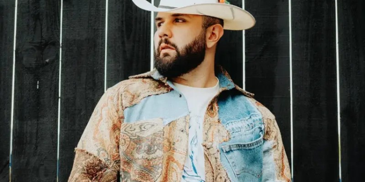 Carin León celebra 35 años con lujosa fiesta, ellos son los famosos que fueron invitados