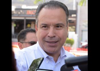 Anuncia Toño Astiazarán construcción de andador peatonal en Bahía de Kino