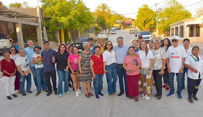 Entrega Toño Astiazarán pavimentación de calle con concreto hidráulico en El Ranchito