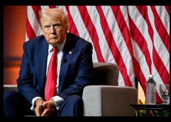 Trump cuestiona la identidad de Kamala Harris y dice que decidió “volverse negra” hace unos años