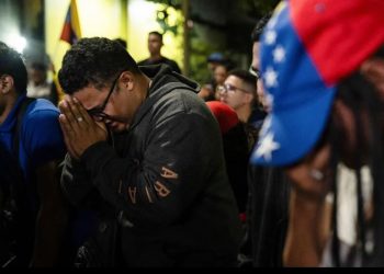 Venezolanos en México gritan “fraude” en la Embajada tras victoria de Nicolás Maduro