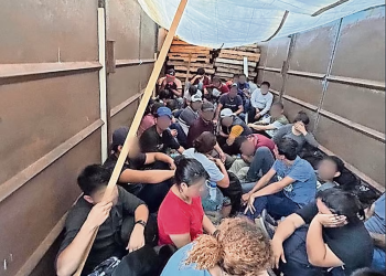 Se incrementa el traslado de migrantes en tráileres