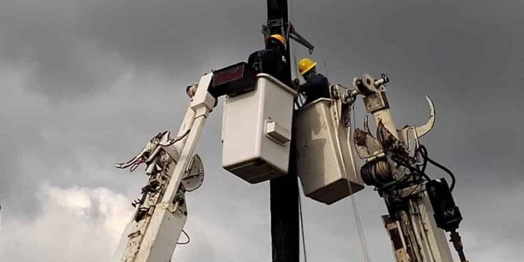 ¡Al 100%! CFE restablece servicio en Sinaloa y Sonora tras fuerte tormenta