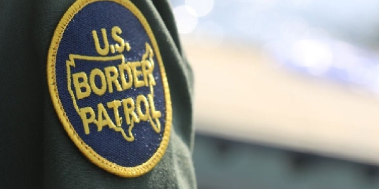 Revocan condena a asesino de agente de la Border Patrol