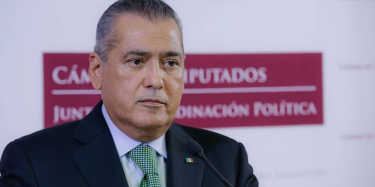 PRI excluye a Manlio Fabio Beltrones de su bancada en el Senado, tras críticas por reelección de “Alito” Moreno