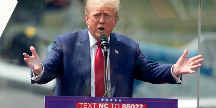 Funcionarios en la frontera se lanzan contra Trump por bloquear ley de inmigración