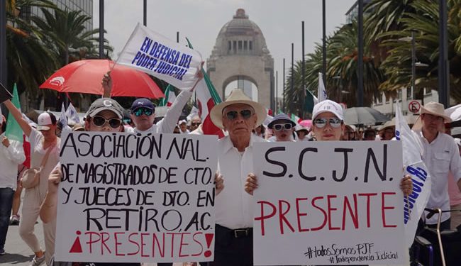 Marchan en varias ciudades en defensa del Poder Judicial