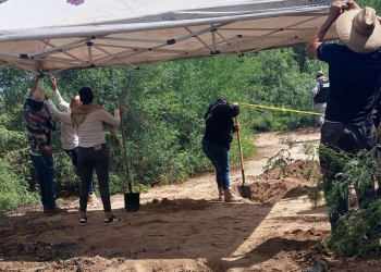 Colectivo localiza 8 fosas clandestinas en Sonora