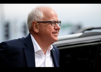Kamala Harris elige al progresista Tim Walz como candidato a vicepresidente de EE UU