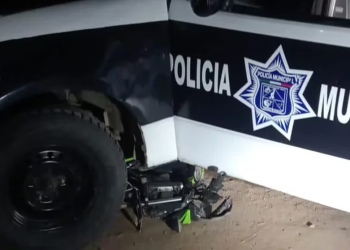 Pobladores de Huatabampo, Sonora, incendian patrulla que atropelló a un motociclista; Fiscalía investiga