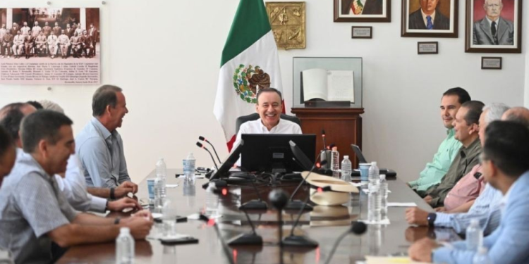 Alfonso Durazo fortalece la atención médica en zonas turísticas de la entidad