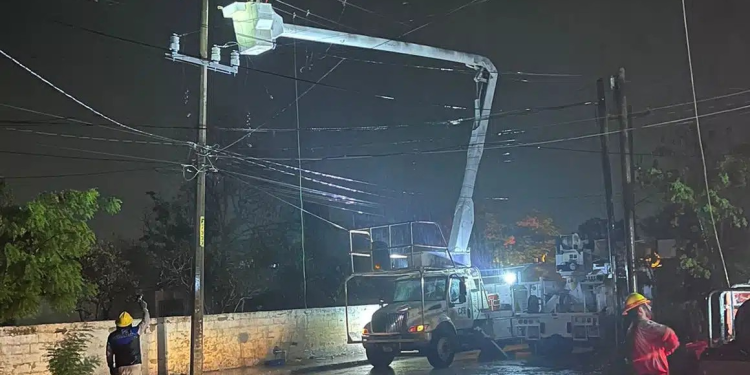 Quedan sin energía más de 150 mil usuarios en Sinaloa y Sonora por lluvias; 71 % ya se restableció: CFE