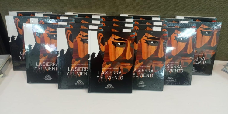Presentaron en Sonora una edición especial de la novela “La sierra y el viento”, de Gerardo Cornejo Murrieta, a 10 años de su muerte