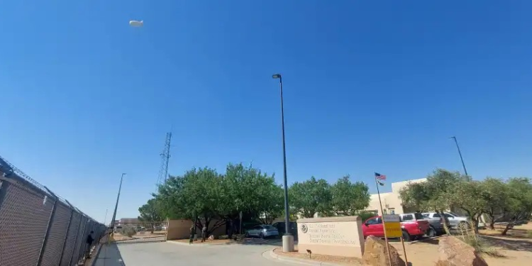 Un dirigible ayudará a la Patrulla Fronteriza a detectar actividades ilegales en el desierto