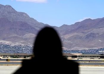 Los republicanos revelan por qué la “visita de acrobacias” de Kamala Harris a la frontera de Arizona puede volver a morderla