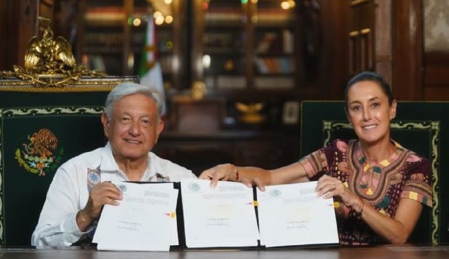 AMLO publica la reforma judicial; firma decreto con Claudia Sheinbaum como testigo