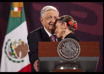 El primer y último derroche de amor de López Obrador y Beatriz Gutiérrez Müller en ‘las Mañaneras’