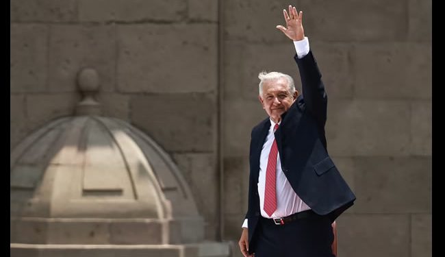 López Obrador cierra su mandato con una aprobación que roza el 80%, similar a la de Sheinbaum