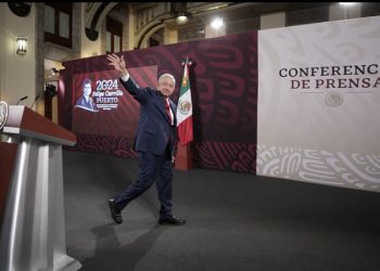 AMLO manda carta de despedida a morenistas; les pide evitar la prepotencia