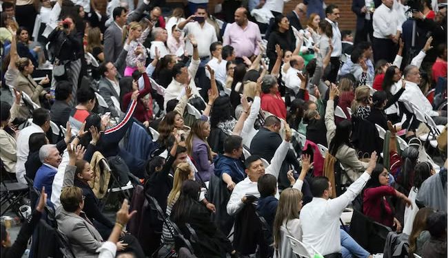 Claudia Sheinbaum felicita a diputados por aprobación de la reforma judicial