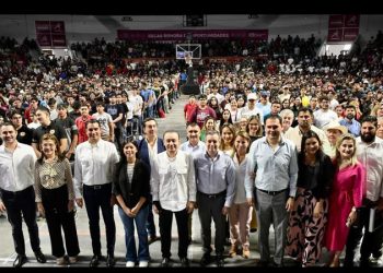 Beneficia Gobernador Durazo a 3 mil 500 estudiantes con becas e internet gratuito