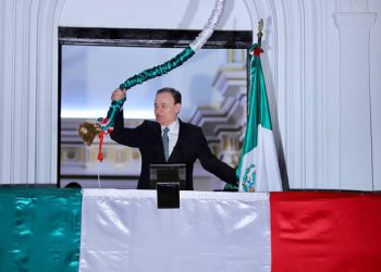 Ante miles Durazo  da el “Grito de Independencia”