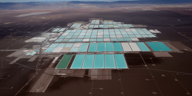 Menor oferta de litio en China impulsa a SQM en bolsa