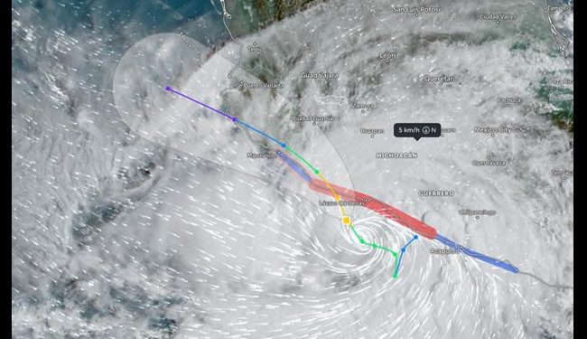 ‘John’ se degrada a tormenta tropical y se localiza a 105 km de Lázaro Cárdenas