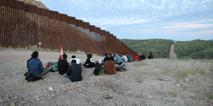 La rápida respuesta de salud mental para migrantes y solicitantes de asilo que cruzan la frontera entre Estados Unidos y México