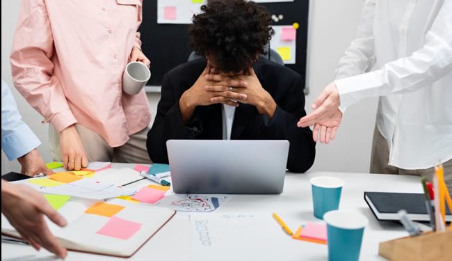 Liderar con empatía: claves para crear una cultura de apoyo emocional en el entorno laboral