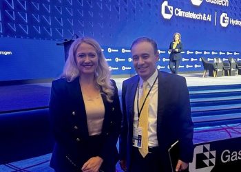 Promueve Gobernador Durazo Plan Sonora en Expoenergética más grande del mundo