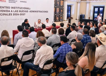 Alfonso Durazo se reunió con alcaldes electos en Sonora